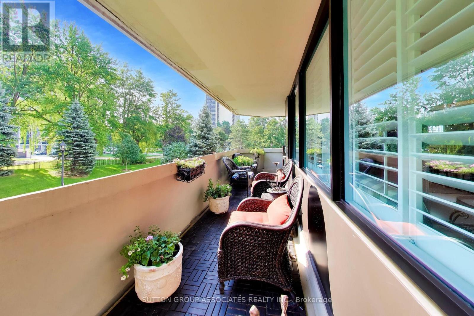 #204 75 WYNFORD HTS CRESCENT - 25