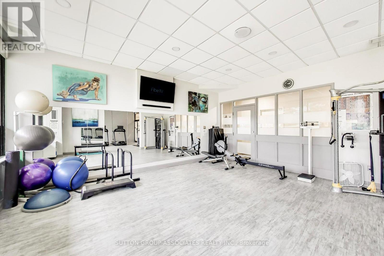 #204 75 WYNFORD HTS CRESCENT - 29