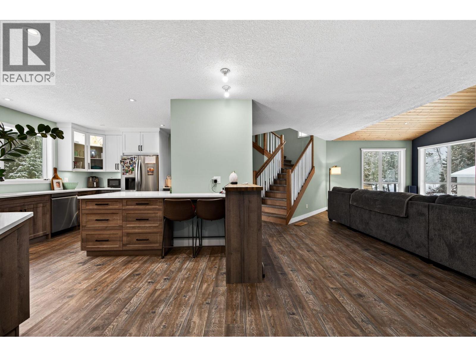141 Wadlegger Road - 16