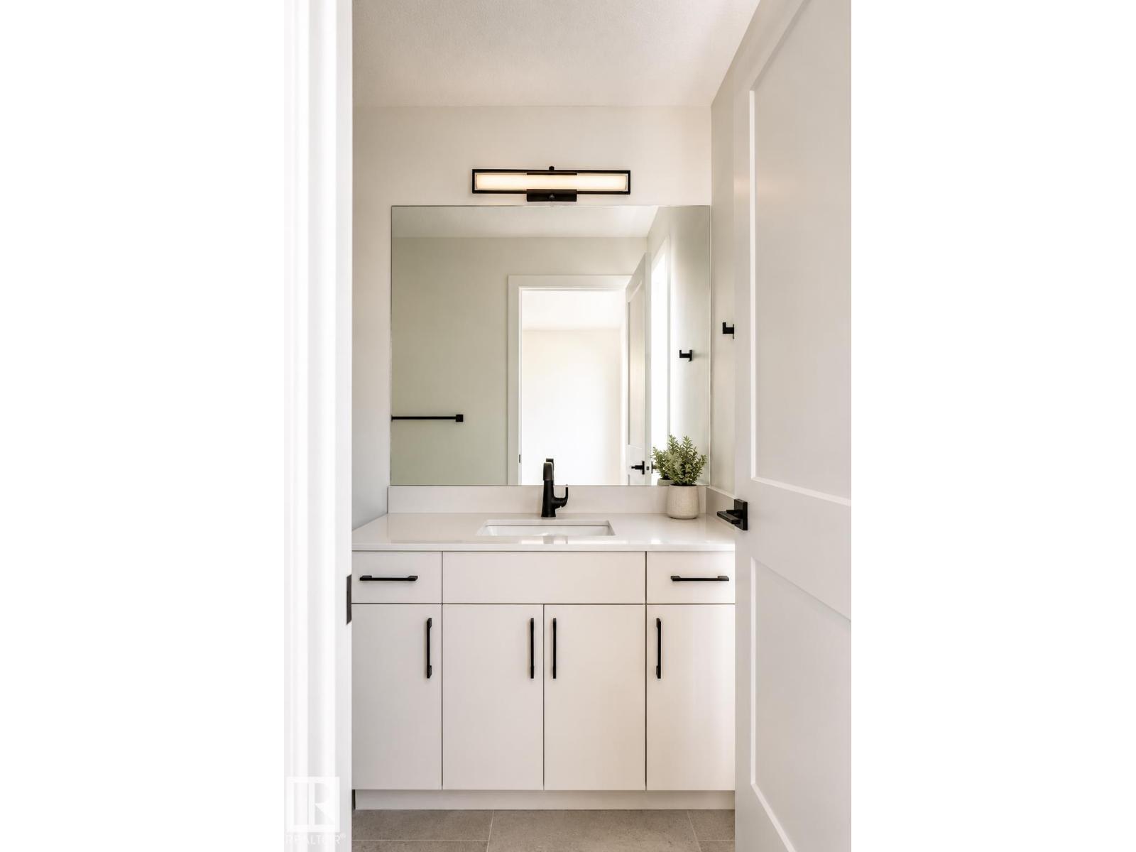 10546 72 AV NW NW - 7