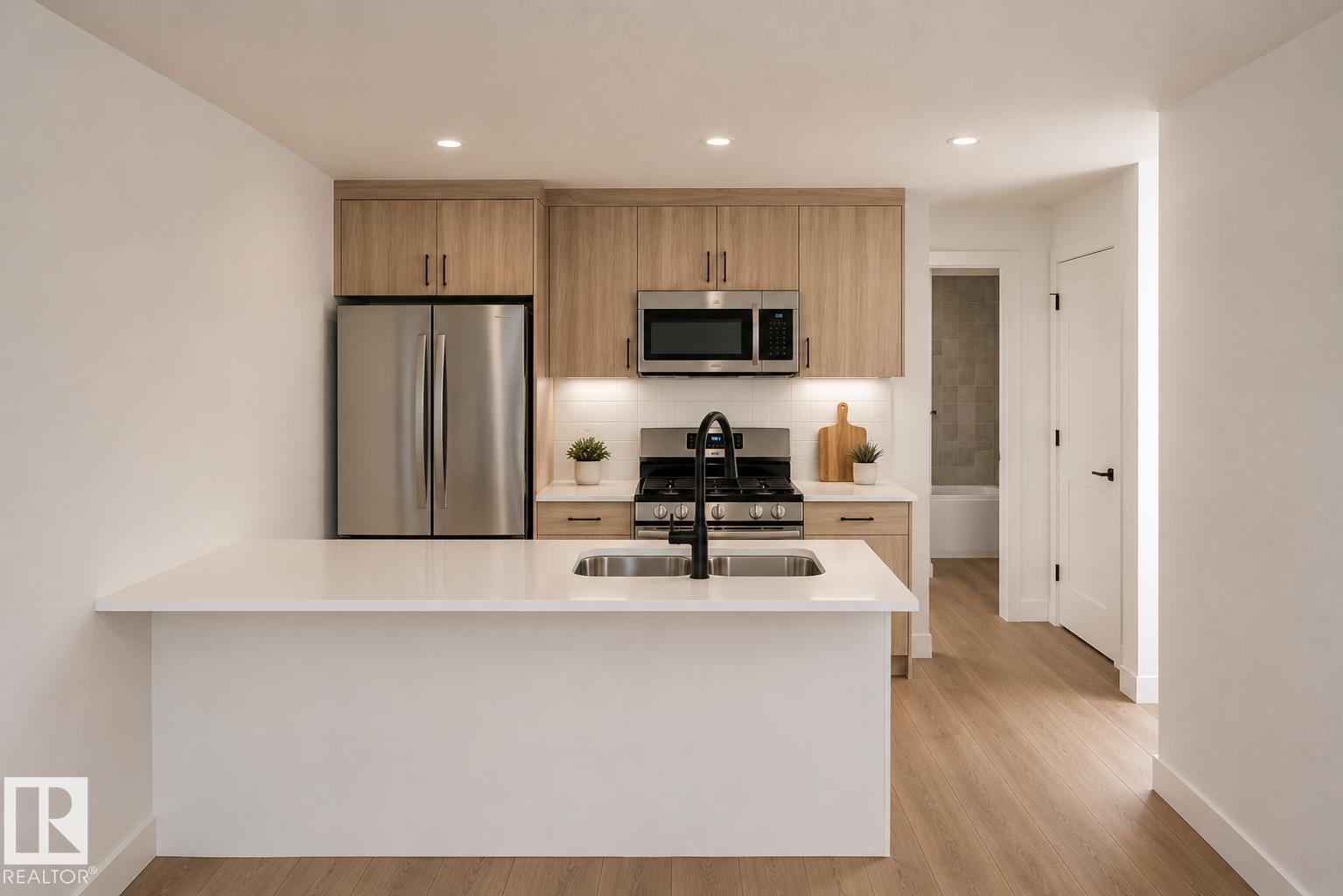 10546 72 AV NW NW - 9