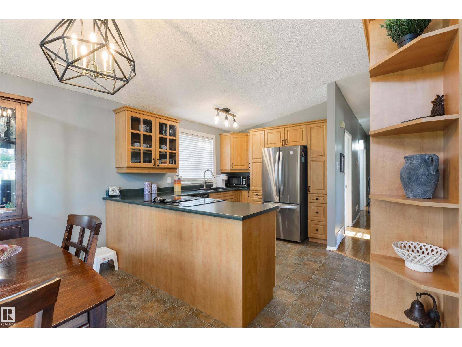4 BLAIRMORE ST - 10