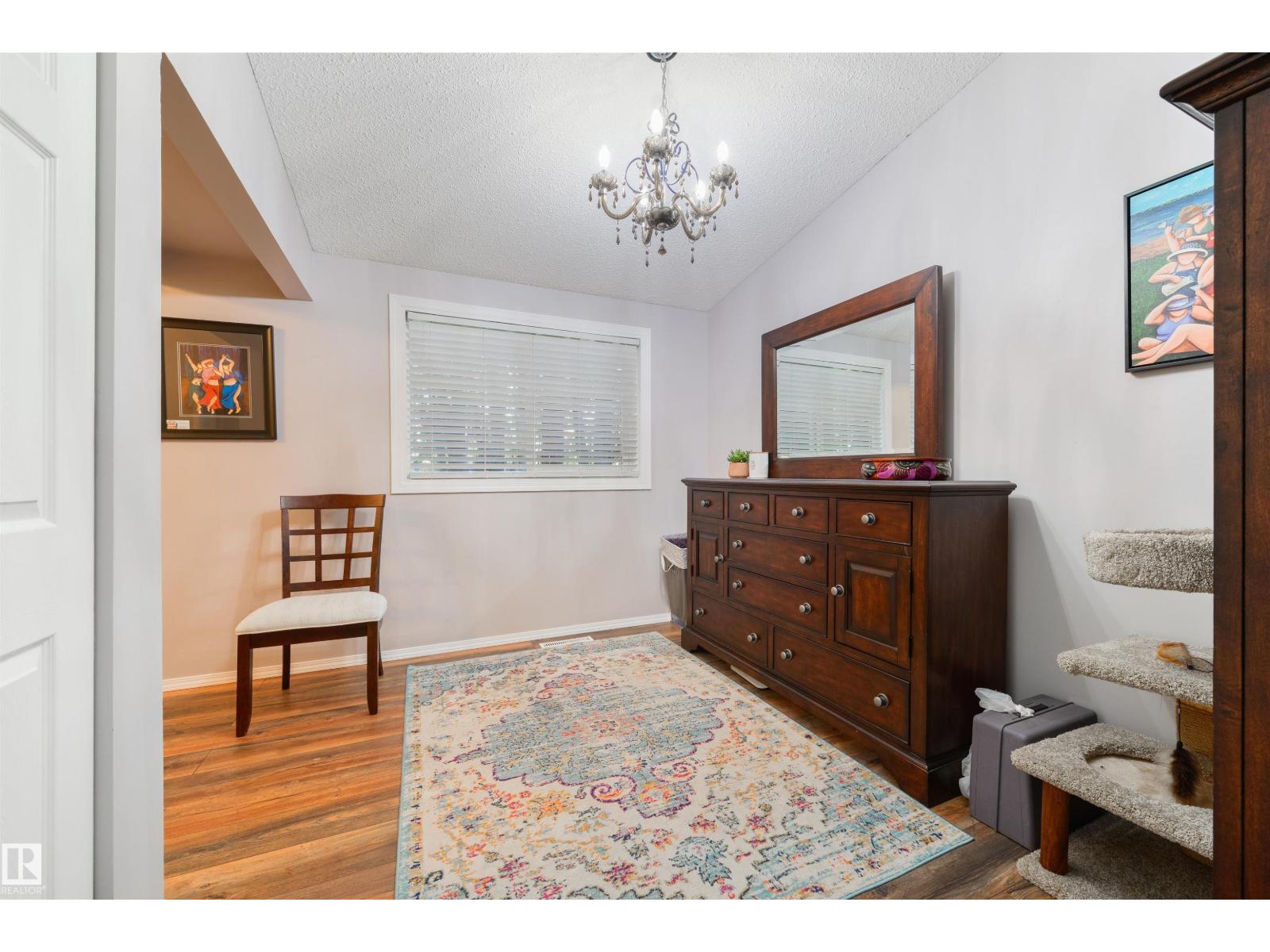 4 BLAIRMORE ST - 18