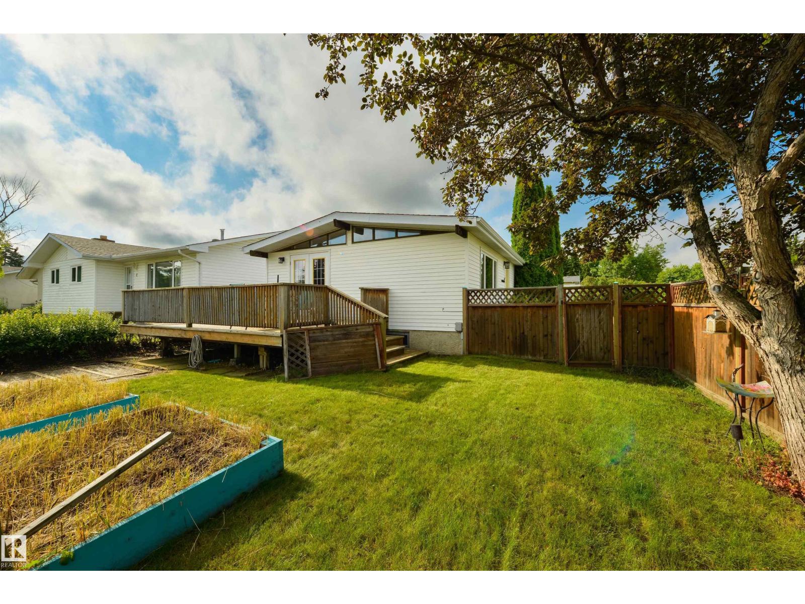 4 BLAIRMORE ST - 31