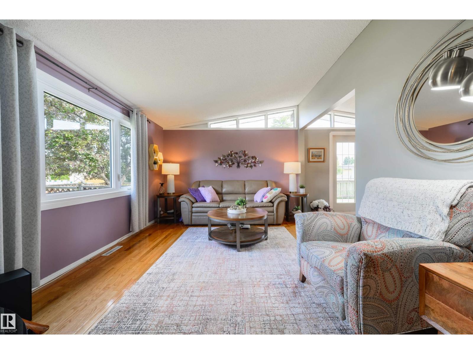 4 BLAIRMORE ST - 4