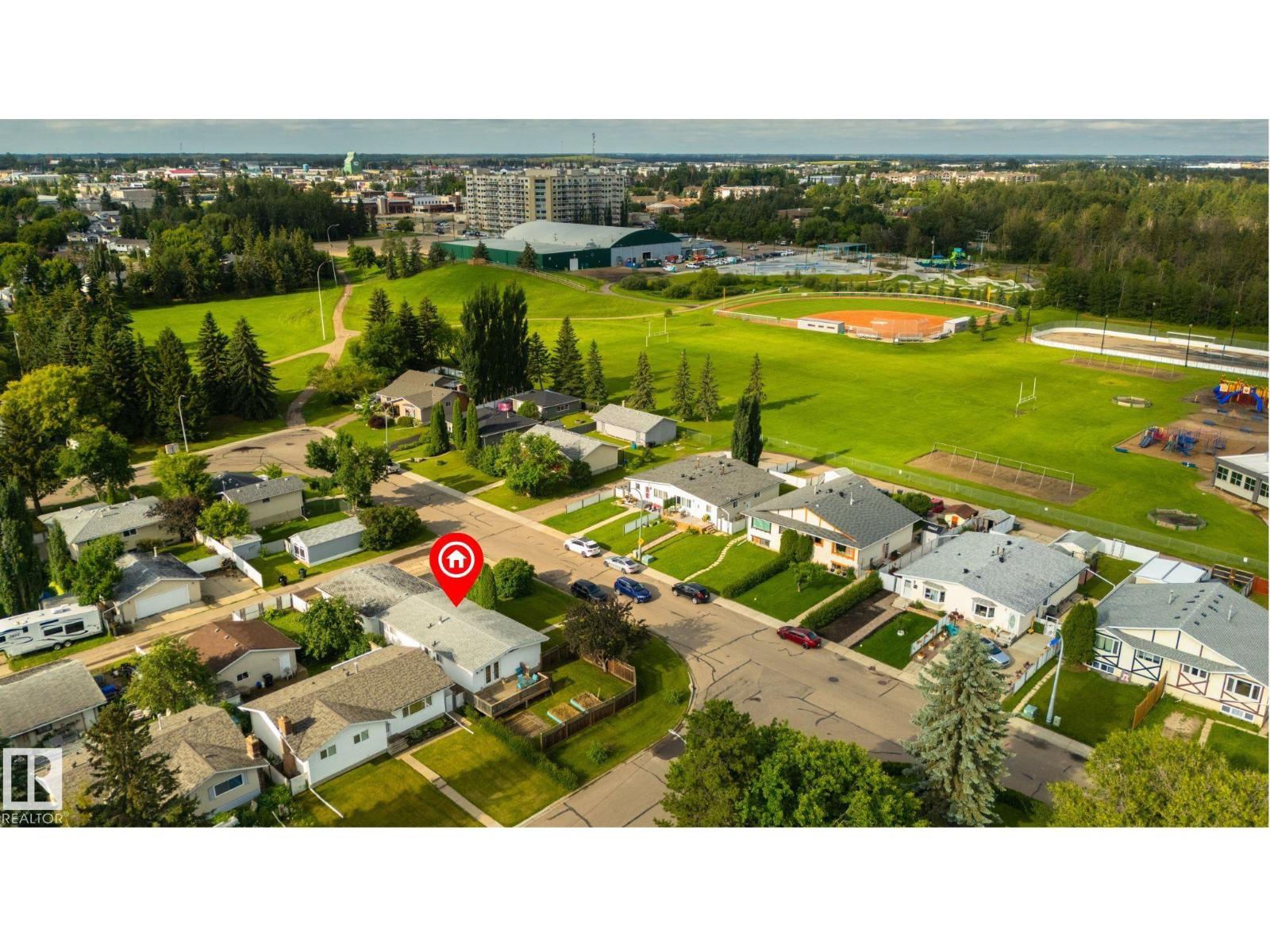 4 BLAIRMORE ST - 40