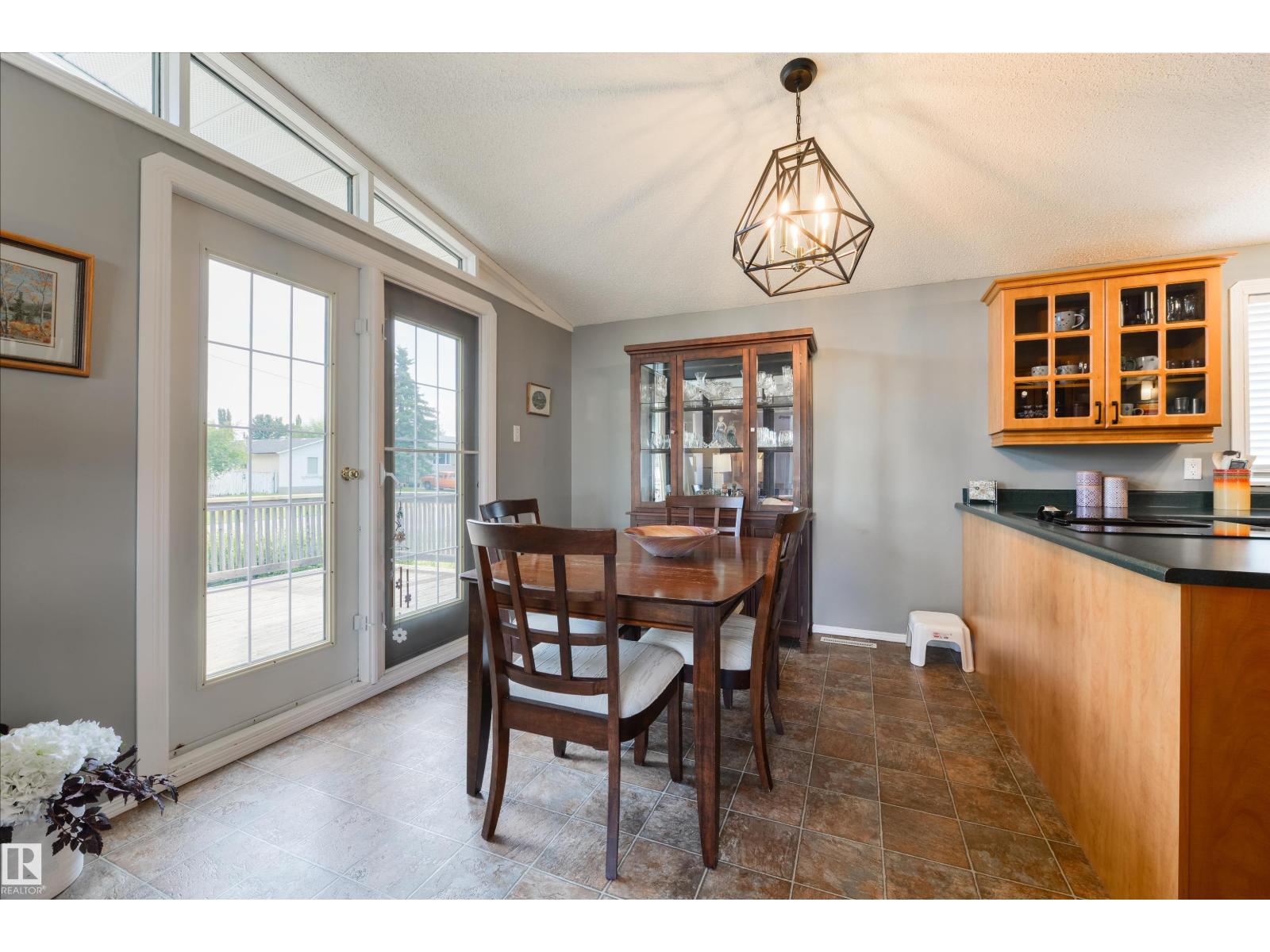 4 BLAIRMORE ST - 8