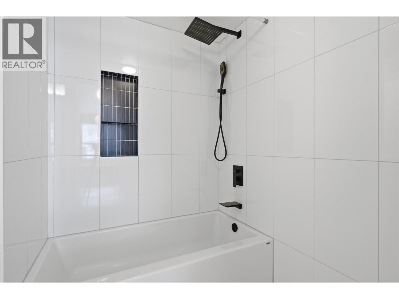 #314 554 SEYMOUR Street - 23