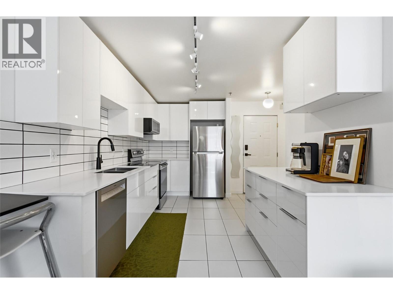 #314 554 SEYMOUR Street - 10