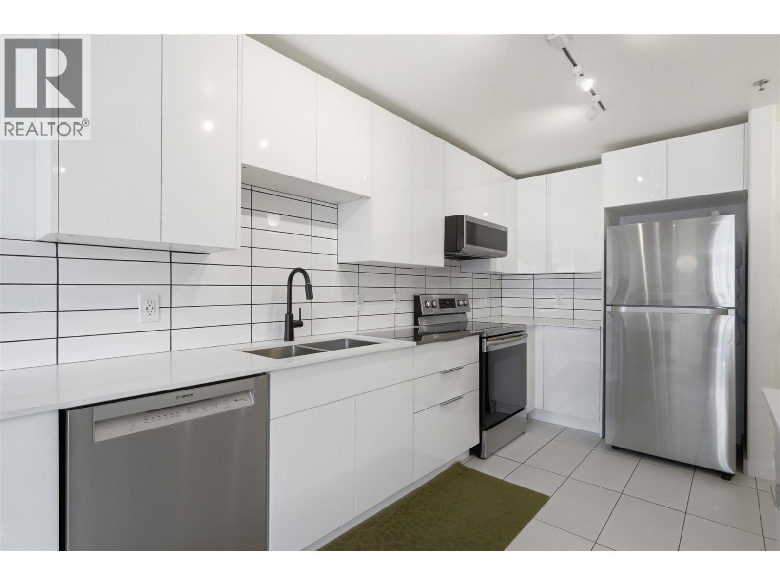 #314 554 SEYMOUR Street - 11