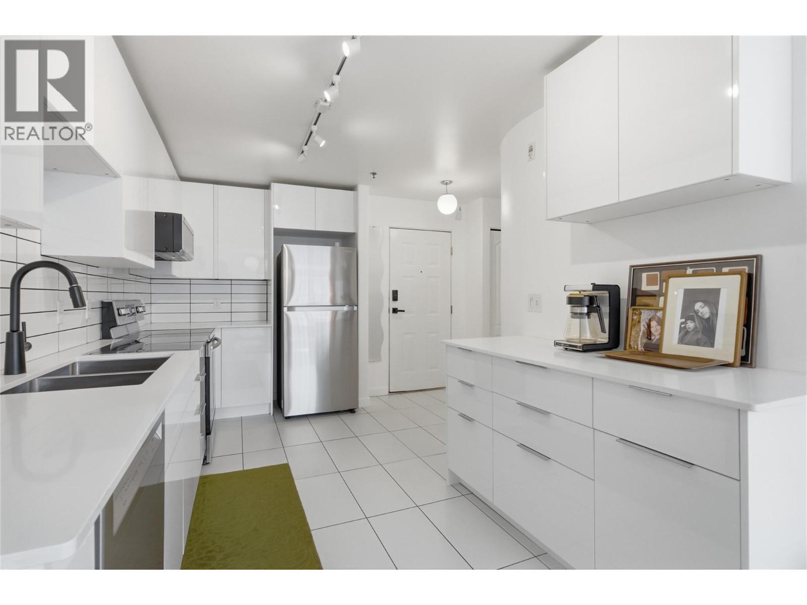 #314 554 SEYMOUR Street - 12