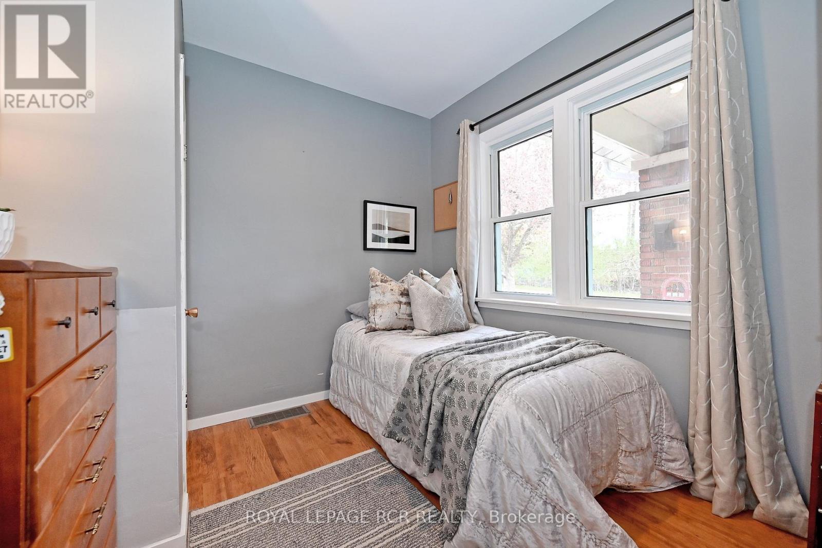 116 BUCKINGHAM AVENUE - 18