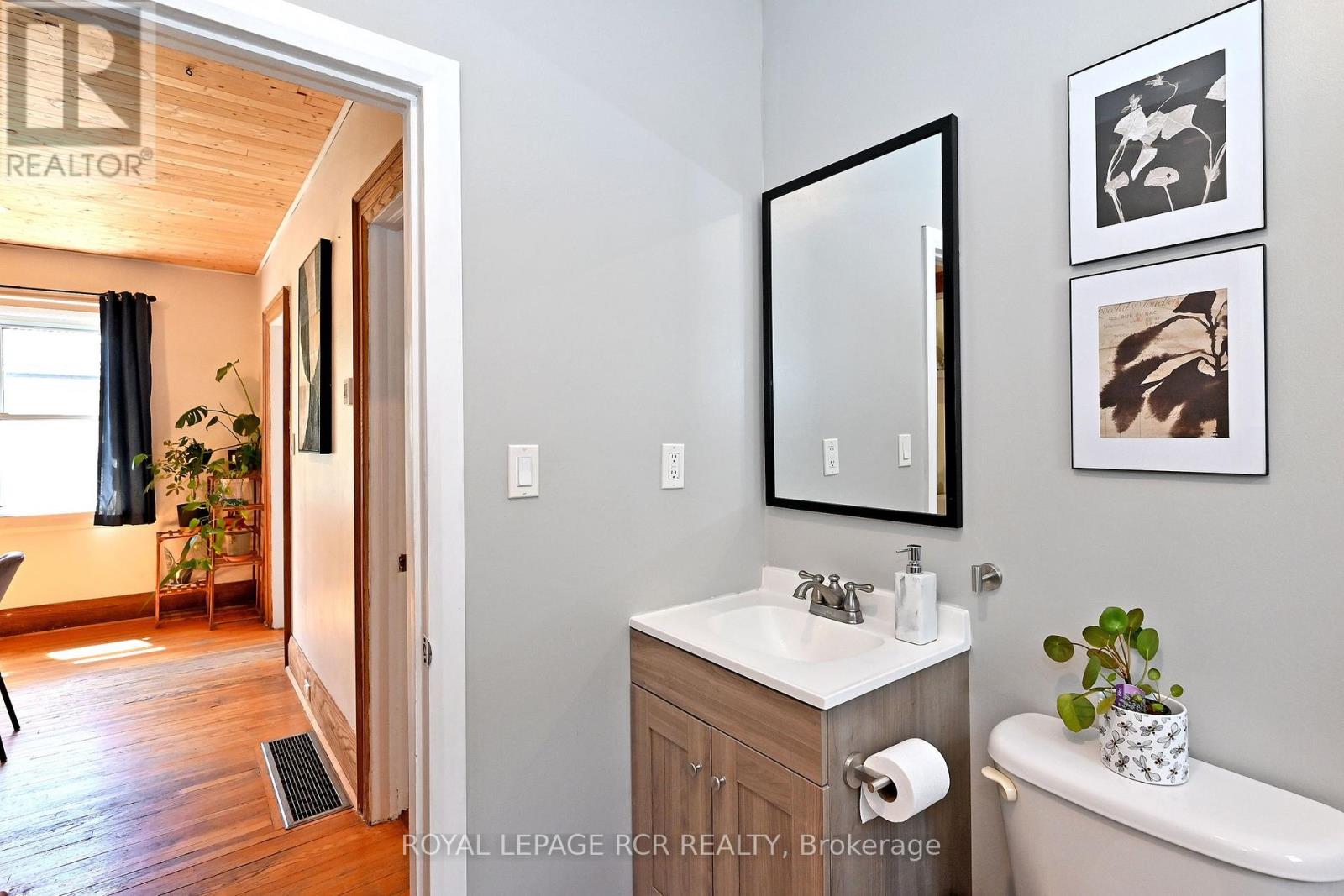 116 BUCKINGHAM AVENUE - 24