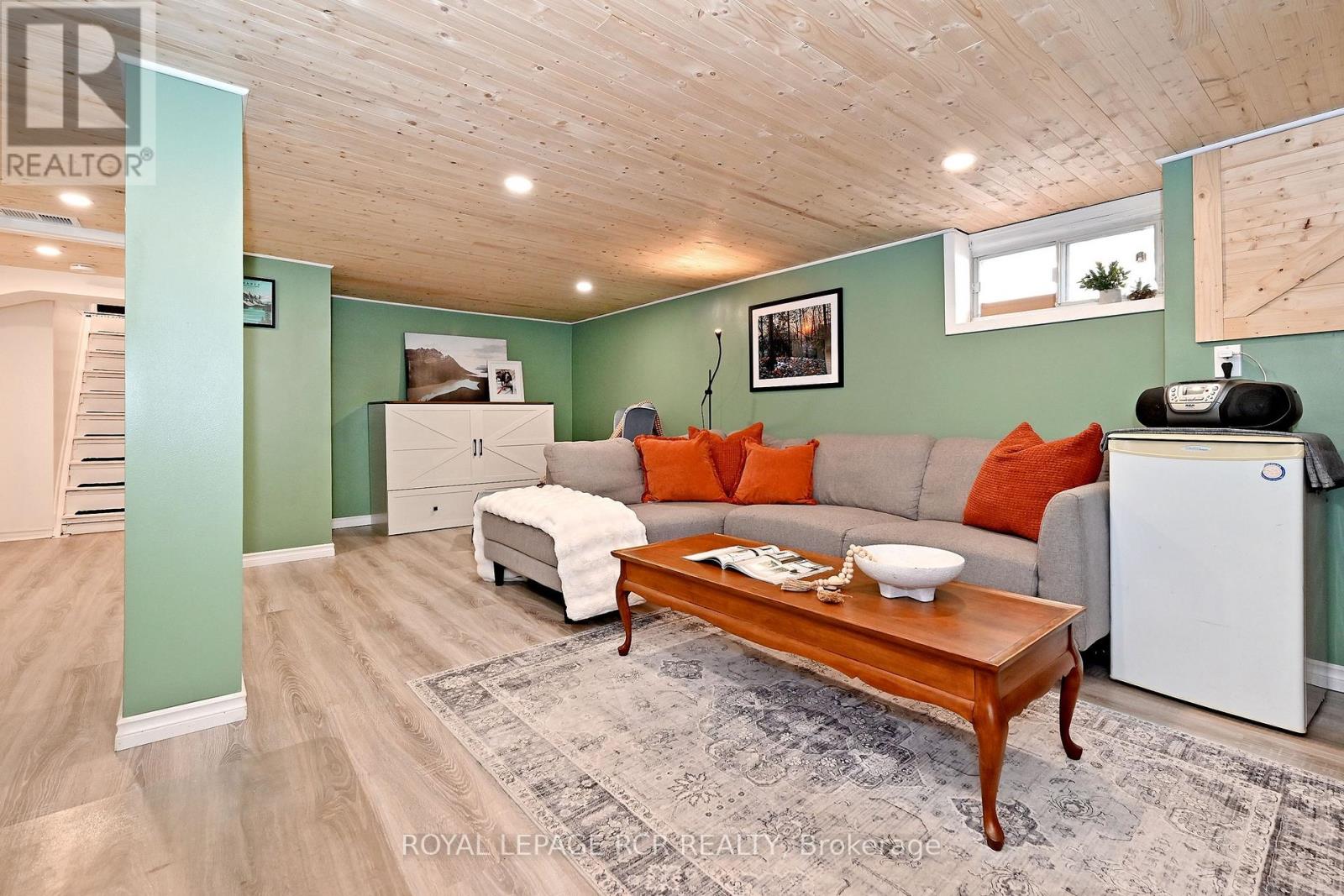 116 BUCKINGHAM AVENUE - 28