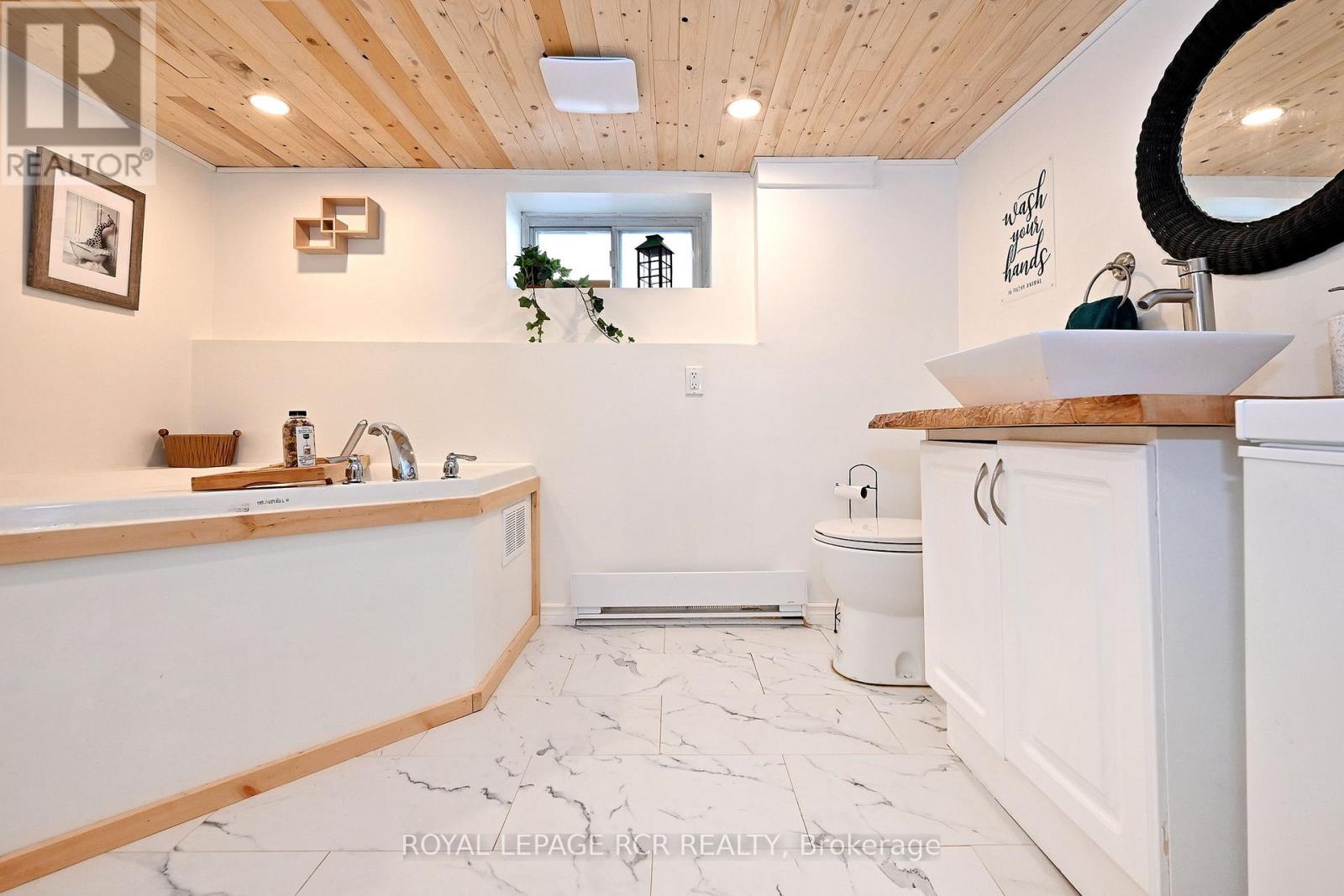 116 BUCKINGHAM AVENUE - 29