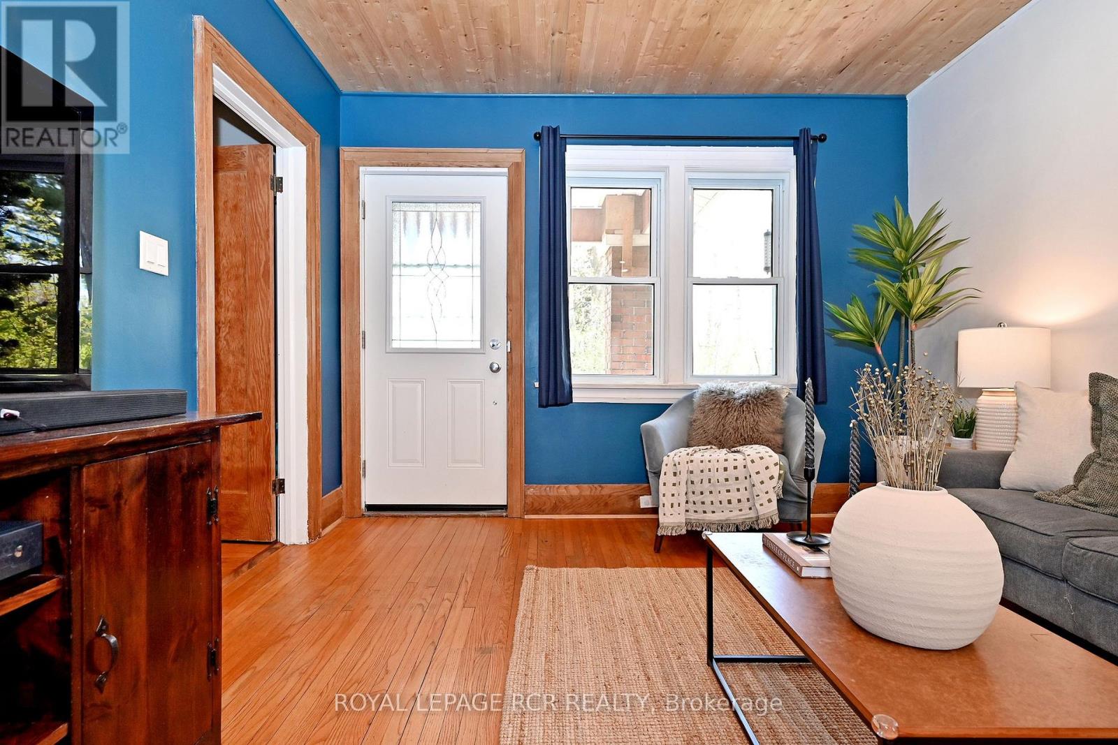 116 BUCKINGHAM AVENUE - 3