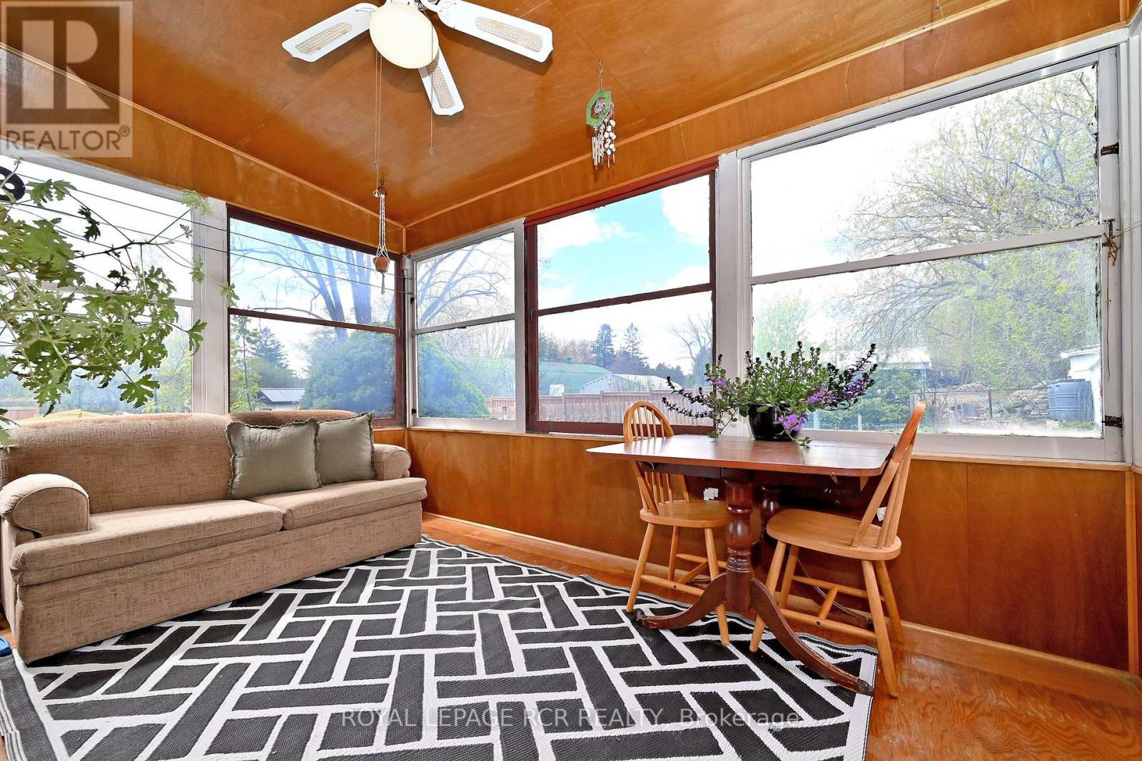 116 BUCKINGHAM AVENUE - 32