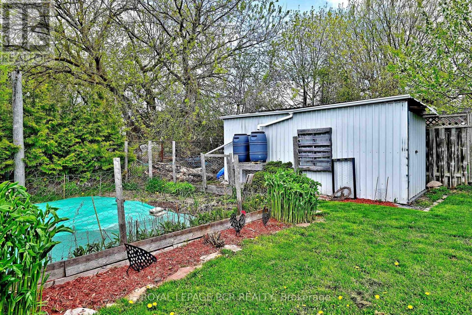 116 BUCKINGHAM AVENUE - 37