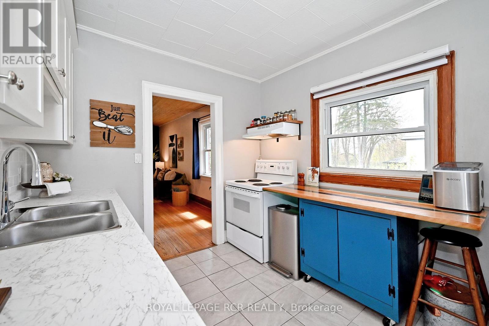 116 BUCKINGHAM AVENUE - 8