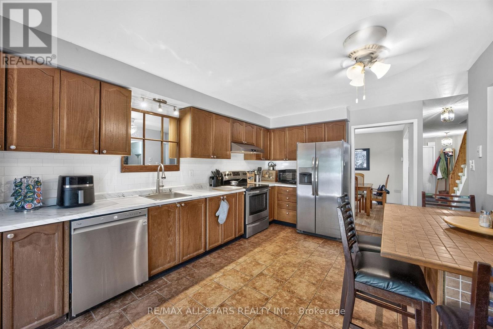 68 PATTERSON CRESCENT - 11