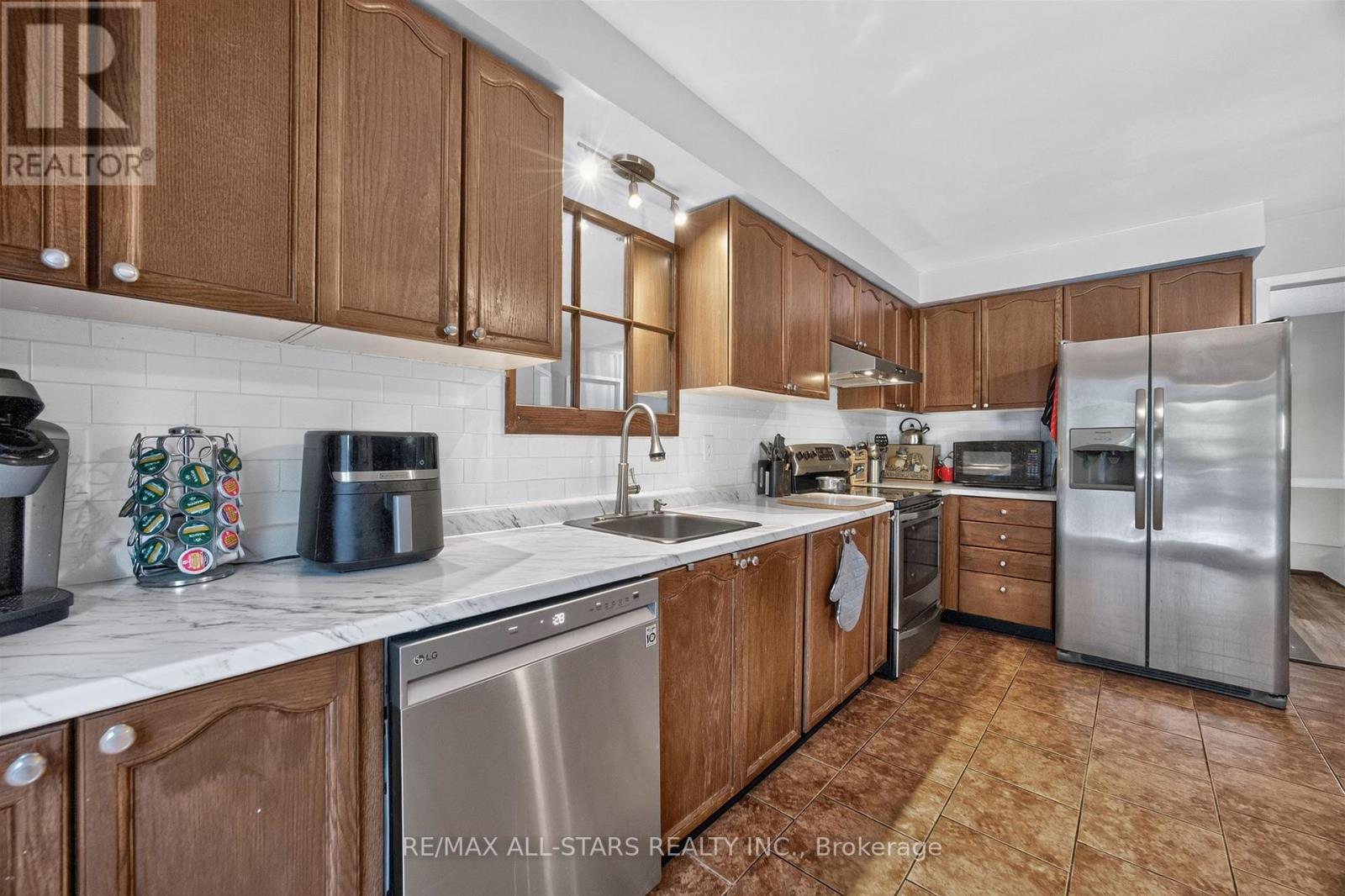 68 PATTERSON CRESCENT - 12