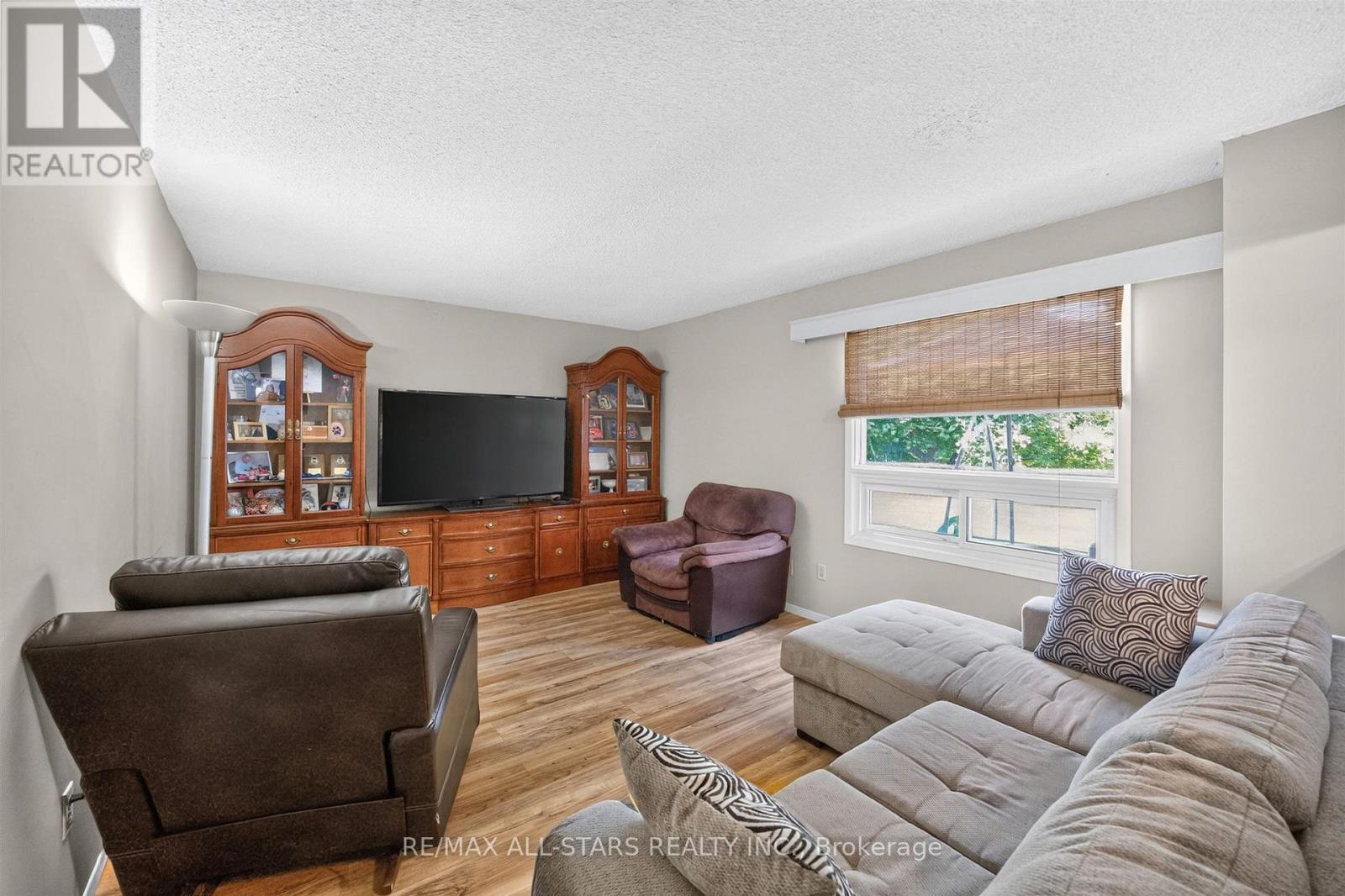 68 PATTERSON CRESCENT - 14