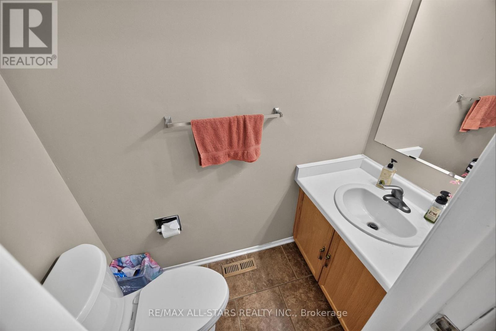 68 PATTERSON CRESCENT - 17