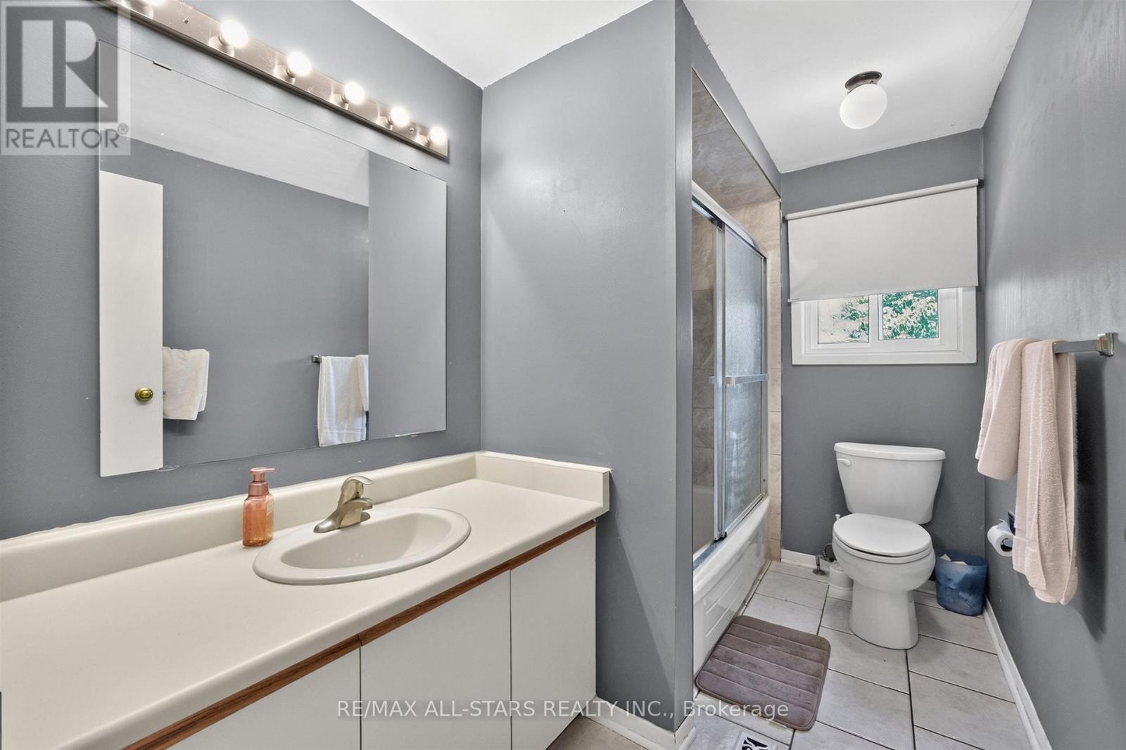 68 PATTERSON CRESCENT - 28
