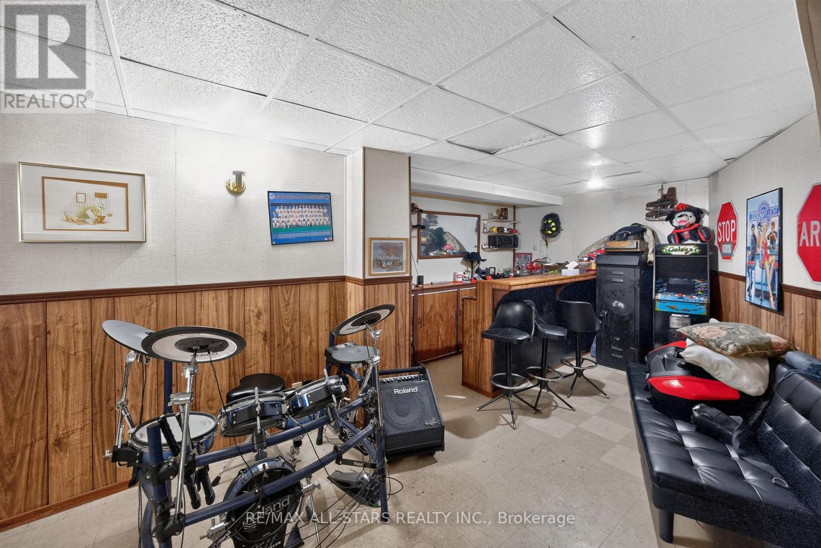 68 PATTERSON CRESCENT - 30
