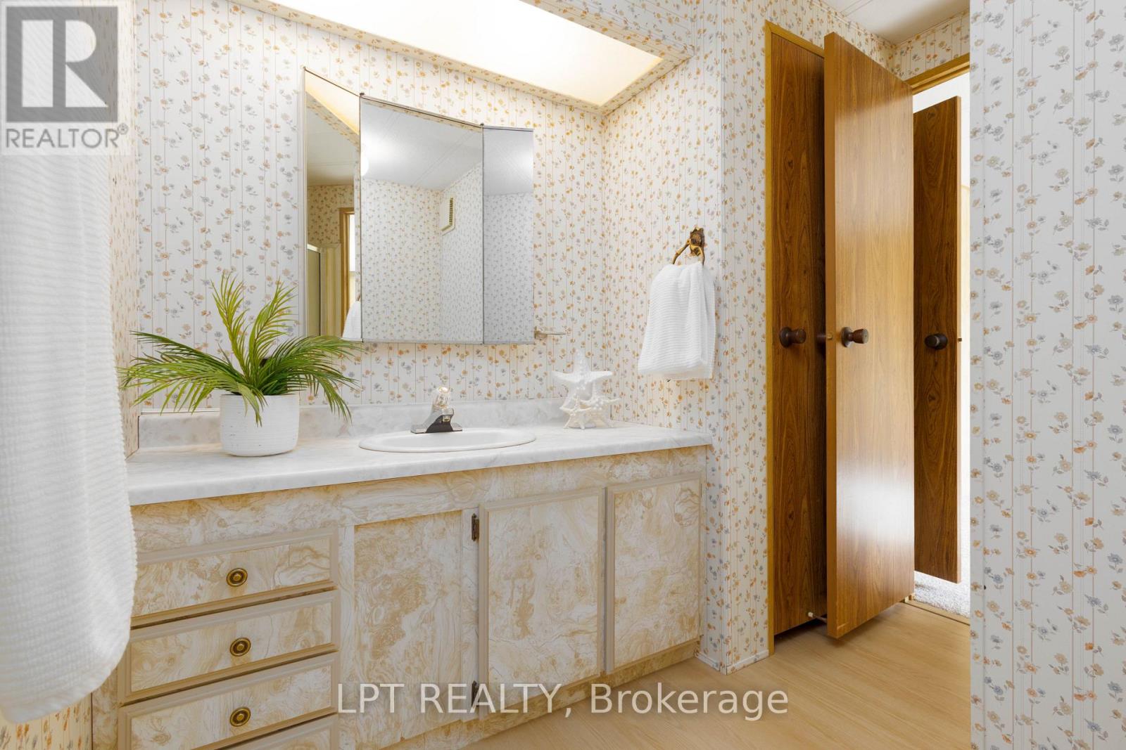 11 GENEVA COURT - Image 19