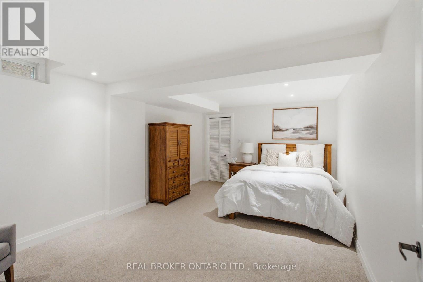 126 SECOND AVENUE - Image 33