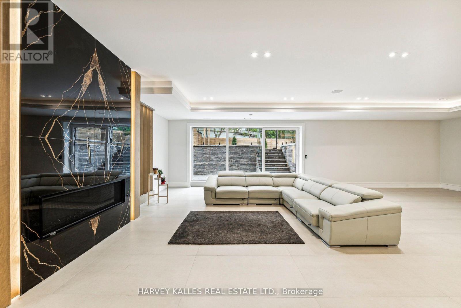 139 NEWTON DRIVE - 25