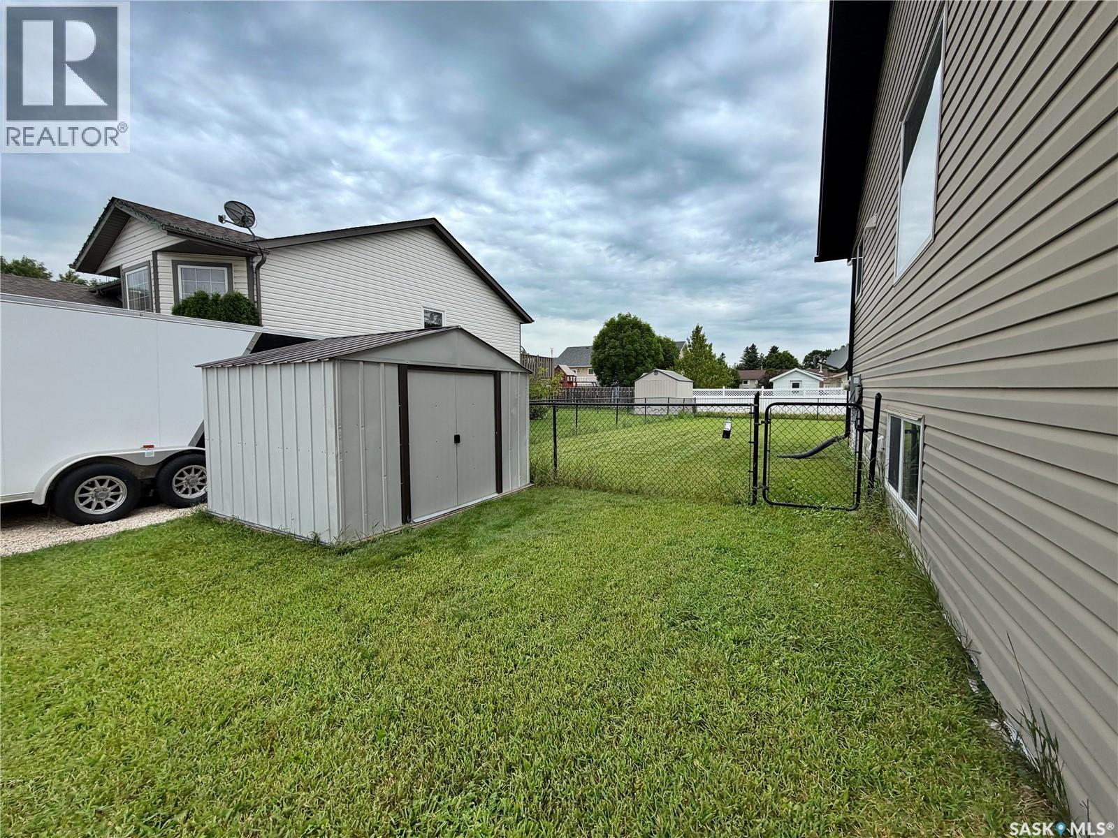 208 Kelly STREET - 2