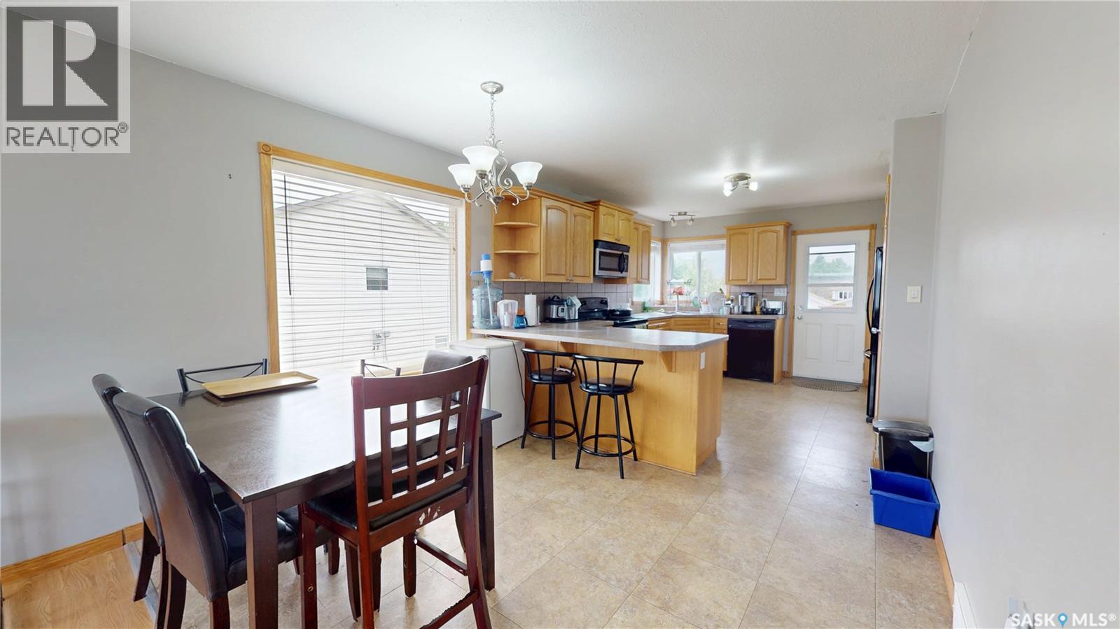 208 Kelly STREET - 9