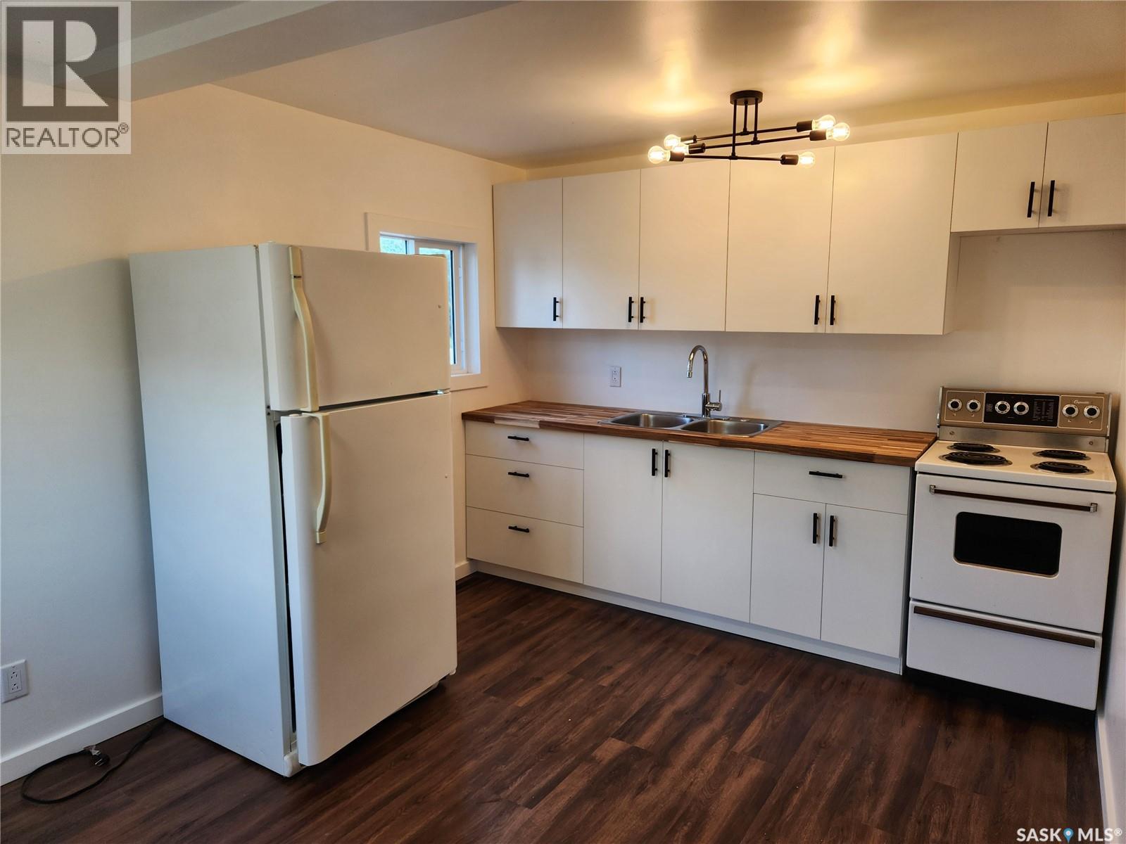 811 97th AVENUE - 12