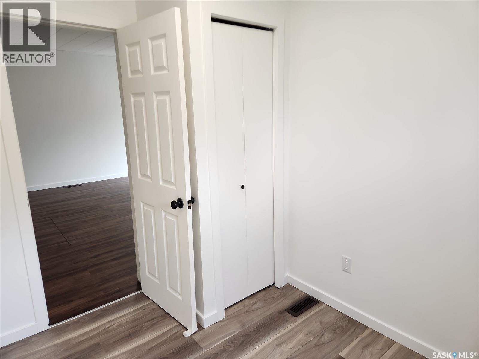 811 97th AVENUE - 8