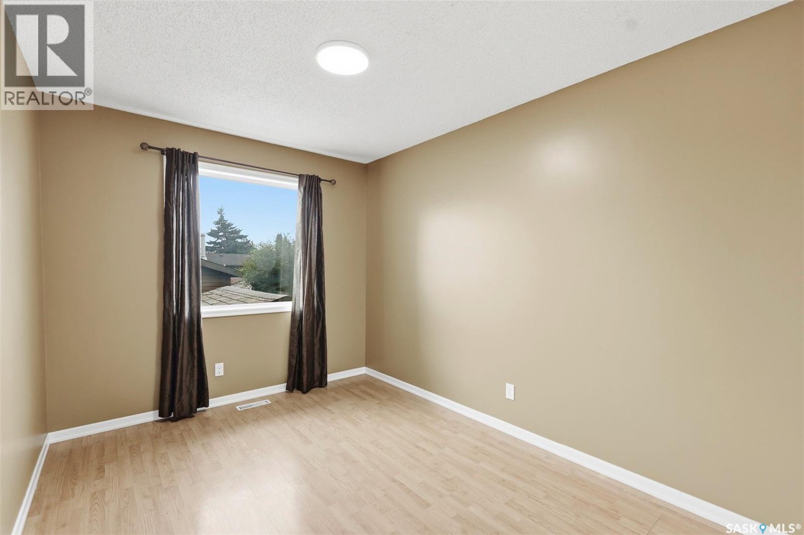 210 Laval CRESCENT - Image 13