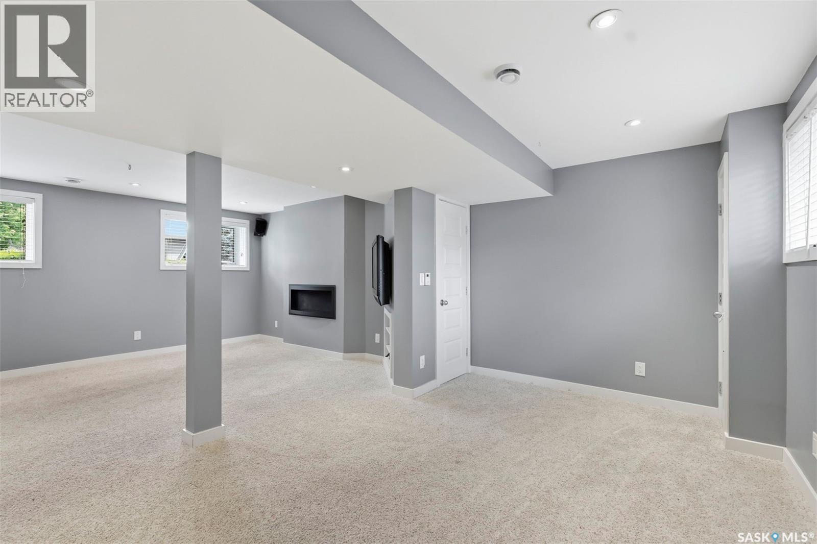 210 Laval CRESCENT - Image 25