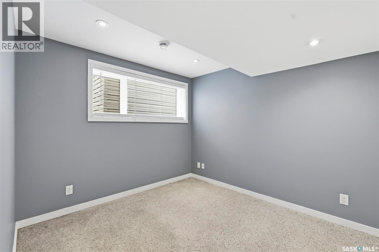 210 Laval CRESCENT - Image 28