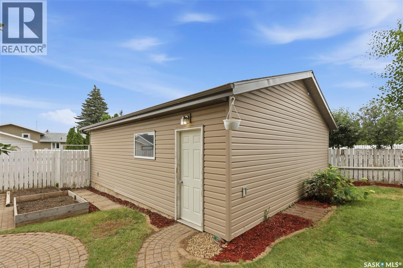210 Laval CRESCENT - Image 37