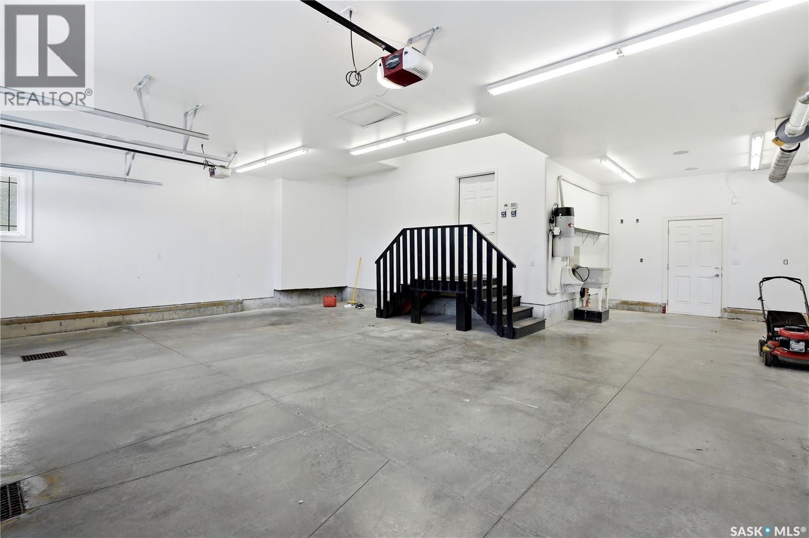 138 Flegel COURT - Image 35