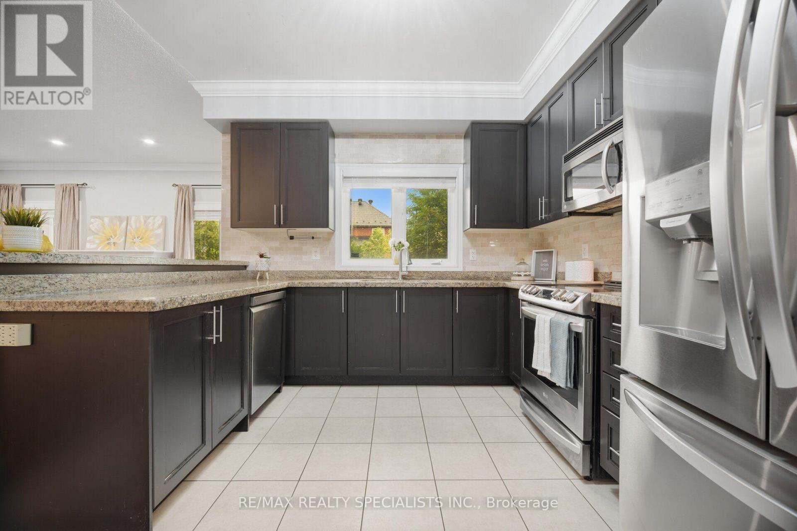 227 MINTO CRESCENT - 22