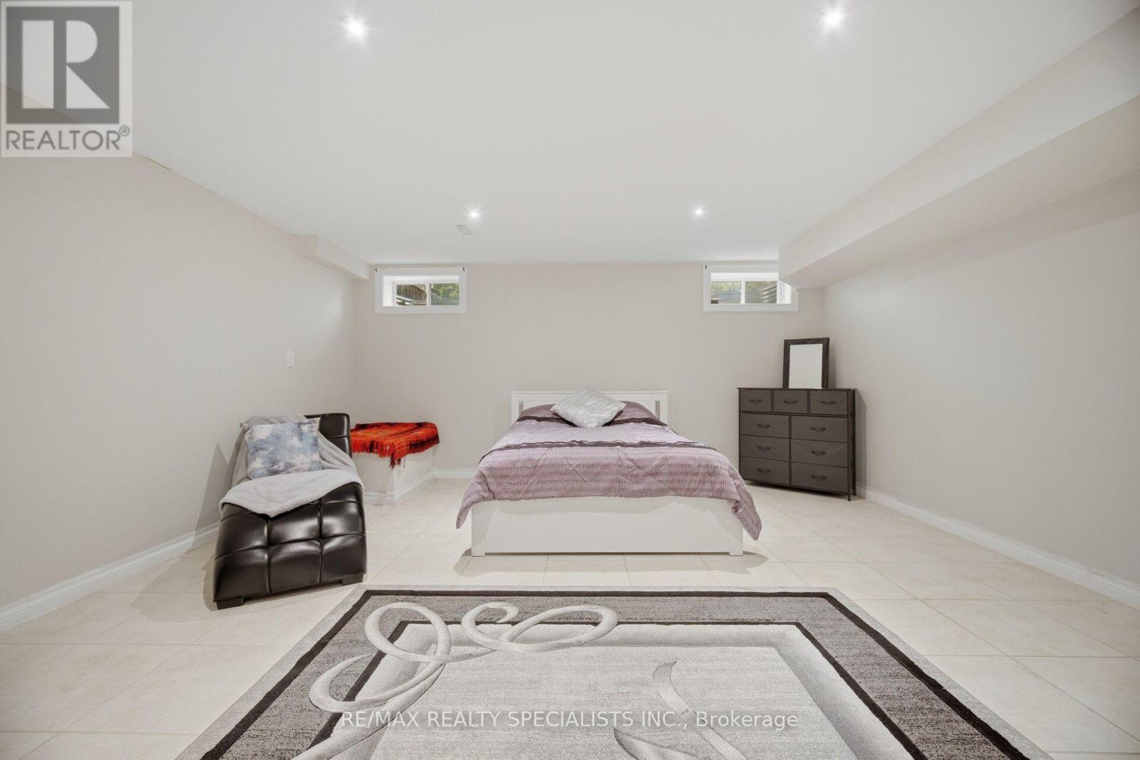 227 MINTO CRESCENT - 44
