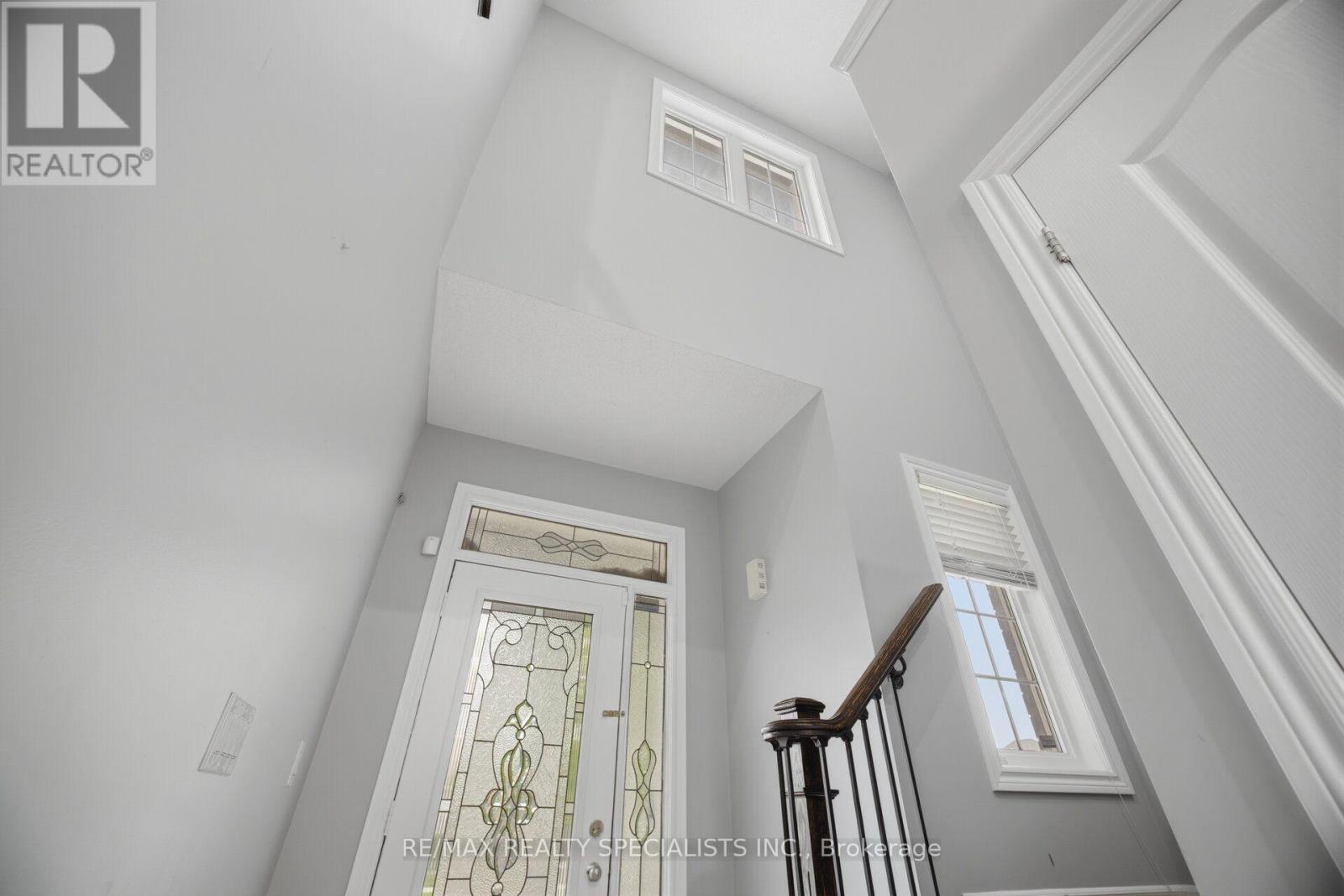 227 MINTO CRESCENT - 8