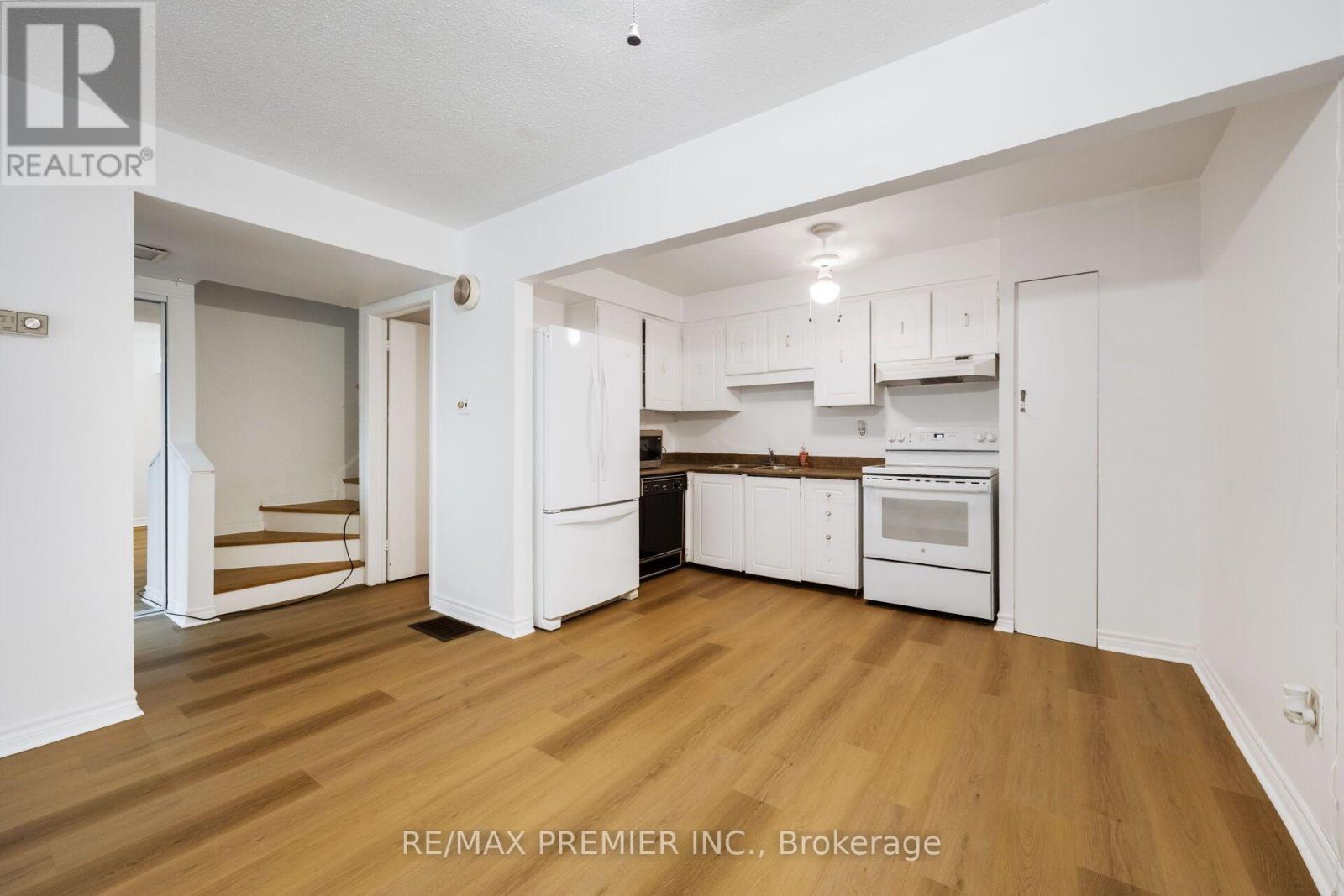 #82 248 JOHN GARLAND BOULEVARD - 10