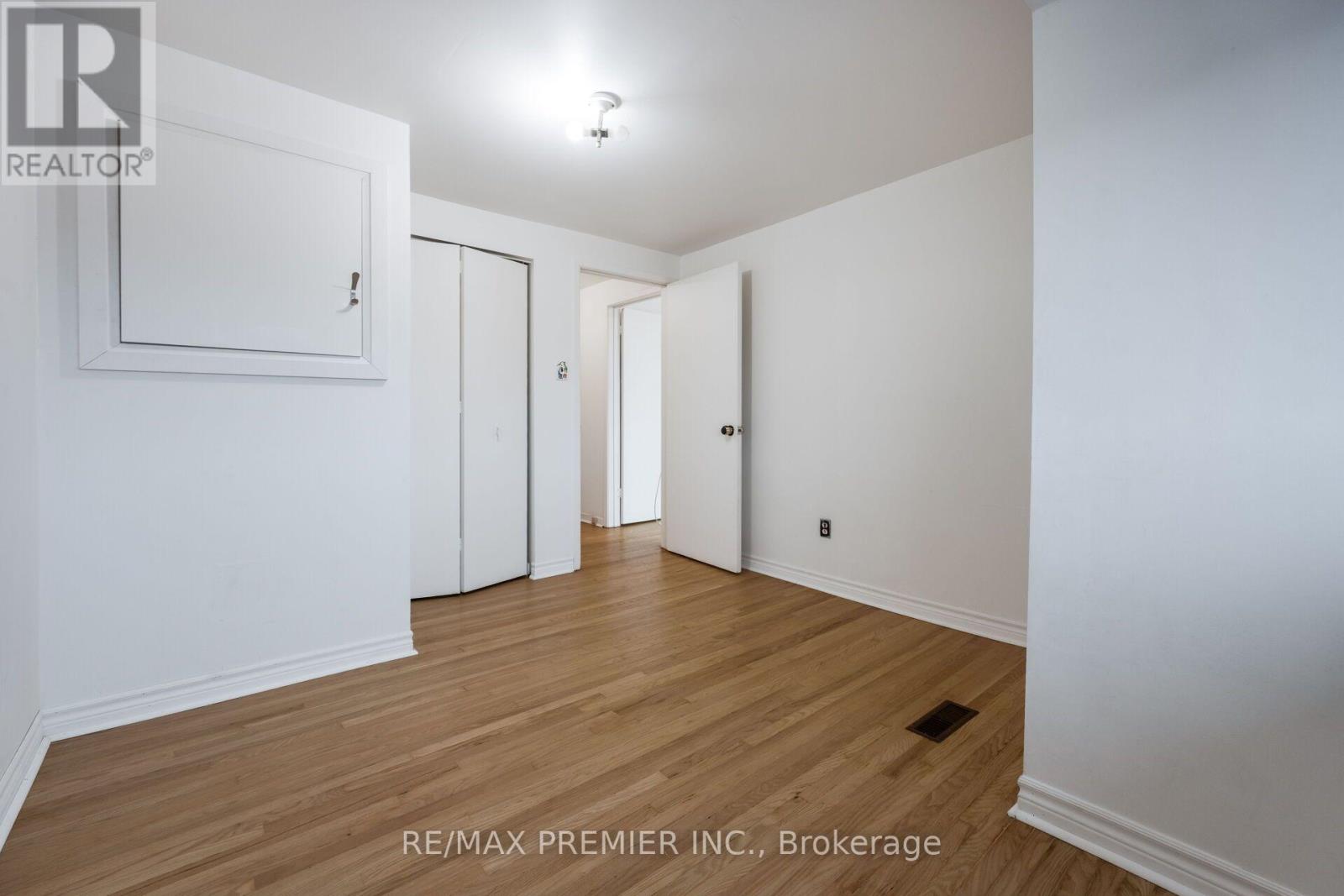 #82 248 JOHN GARLAND BOULEVARD - 25