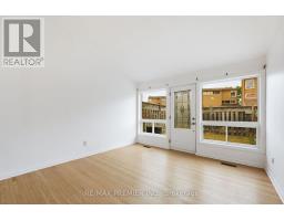 Kitchen - 82 - 248 John Garland Boulevard, Toronto, ON M9V1N8 Photo 6
