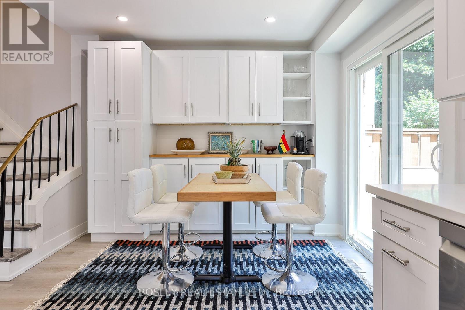 21 COURTLEIGH SQUARE - 12