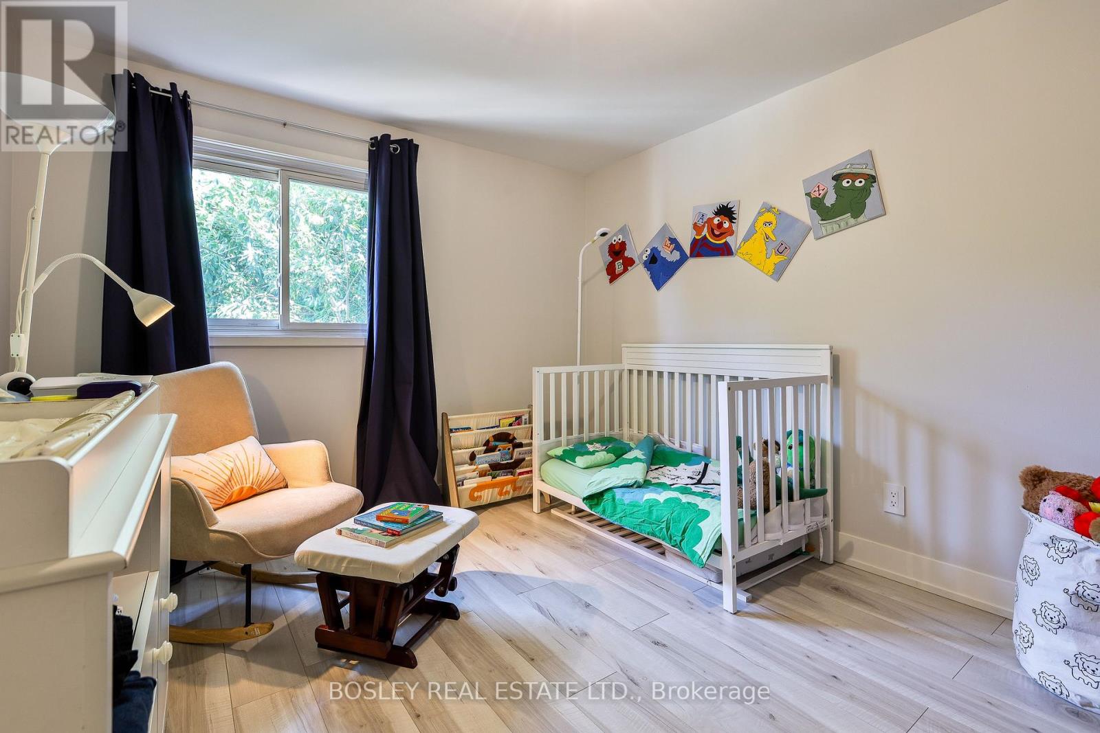 21 COURTLEIGH SQUARE - 19