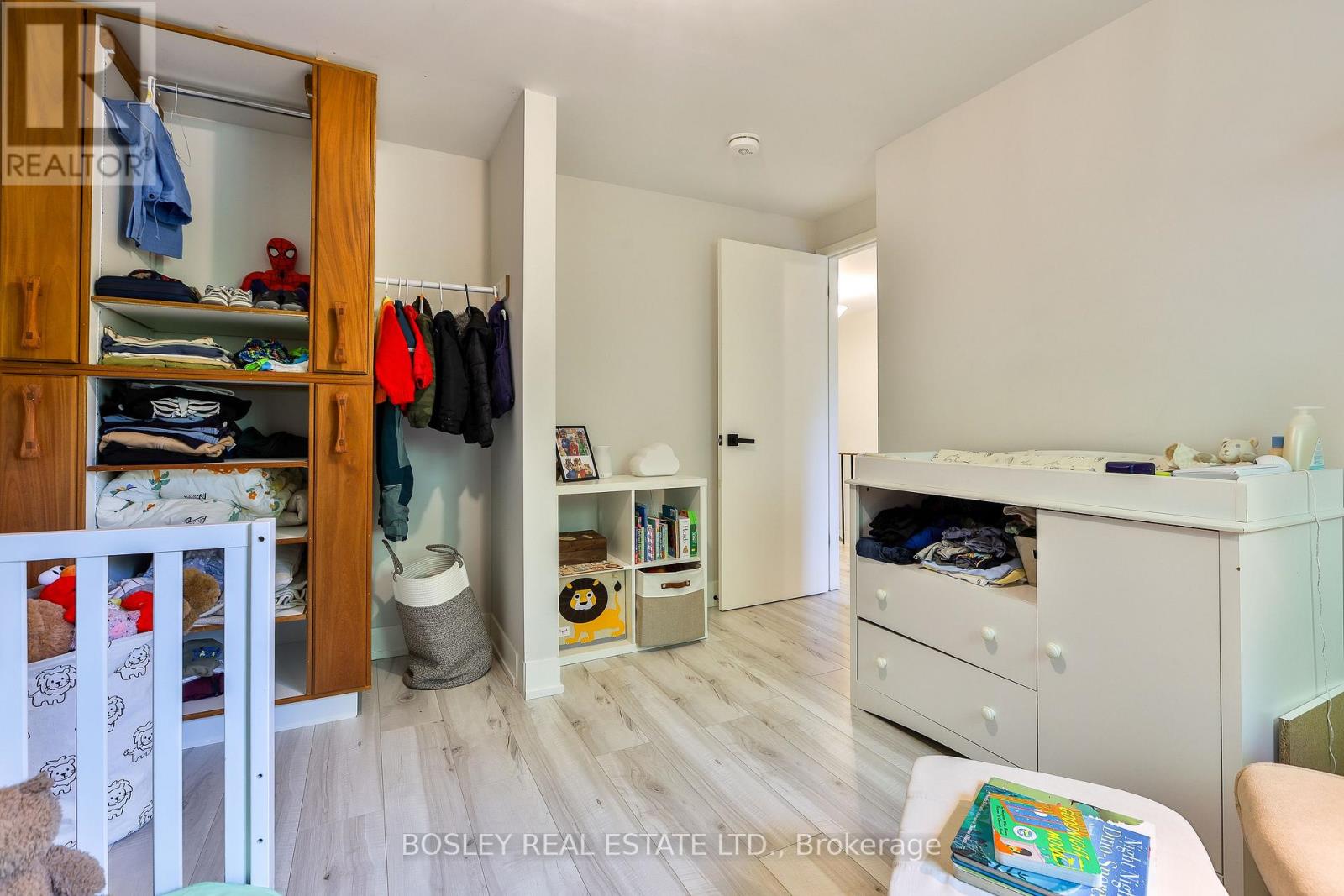 21 COURTLEIGH SQUARE - 20